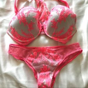 Victoria’s Secret padded bra and panty set